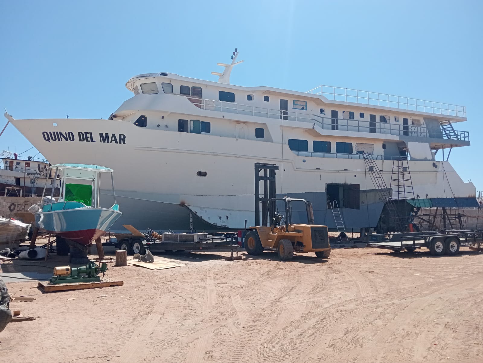 Quino Del Mar Liveaboard
